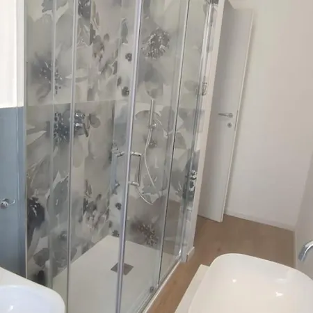 Alojamento de Acomodação e Pequeno-almoço Fiori 8 Gallarate